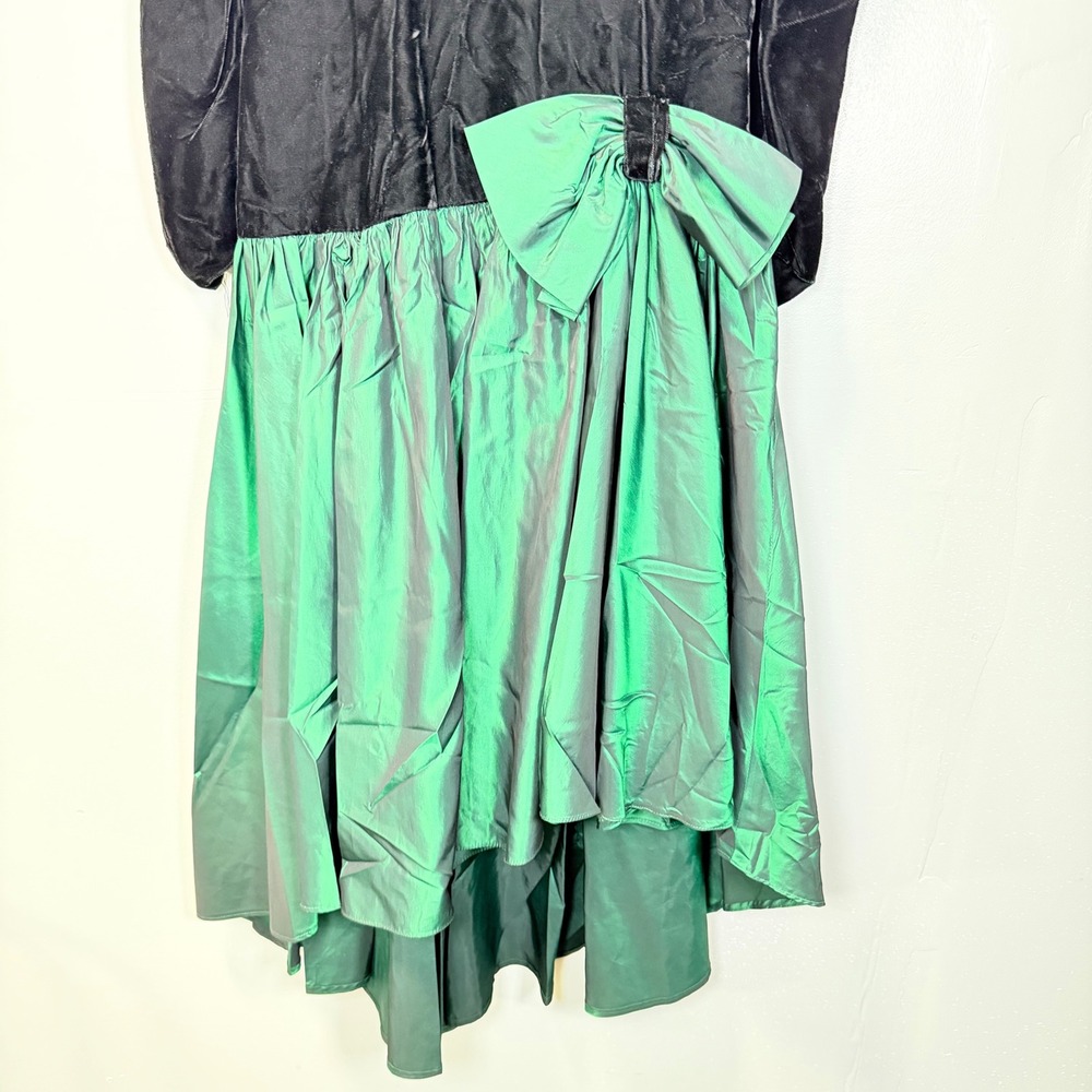 Vintage 80s Black Velvet Green Taffeta High Low Bow Party Dress Size 8 ILGWU USA - Picture 2 of 9